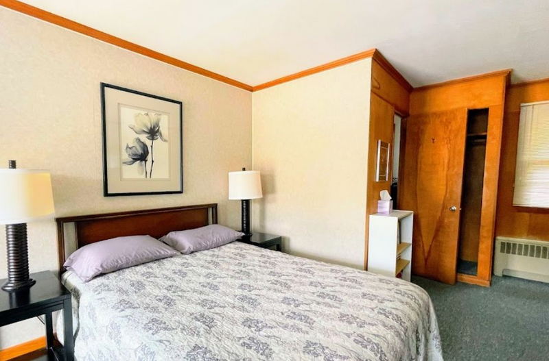 Hillcrest Inn & Motel (Hill Crest Motel) - From Web Listing (newer photo)